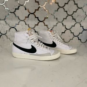 Women’s Nike Hightops - like new